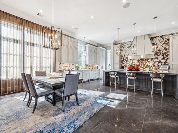3851 Chevy Chase Drive, Houston TX 77019