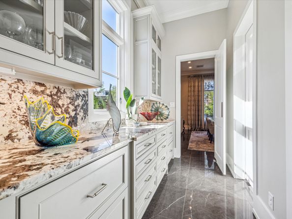 3851 Chevy Chase Drive, Houston TX 77019