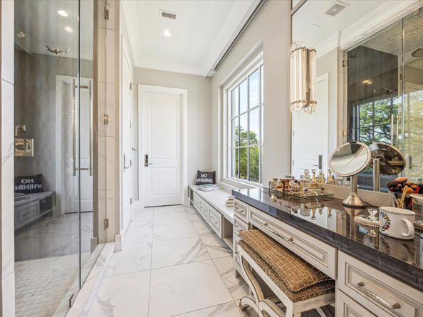 3851 Chevy Chase Drive, Houston TX 77019
