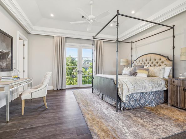 3851 Chevy Chase Drive, Houston TX 77019
