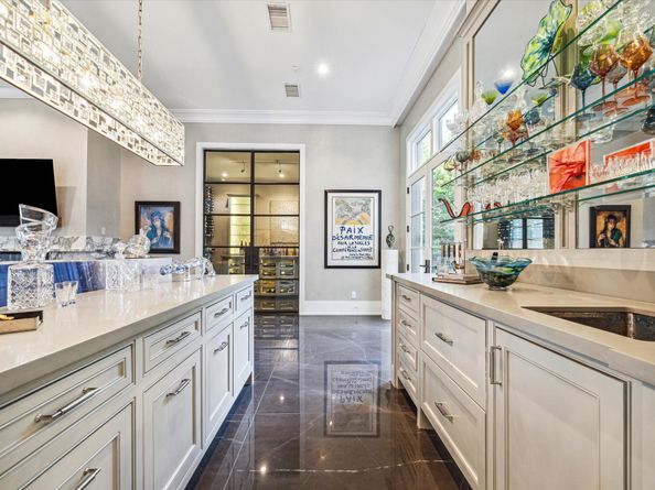 3851 Chevy Chase Drive, Houston TX 77019