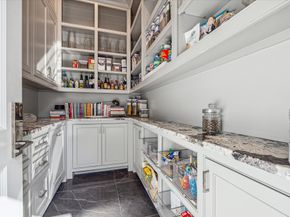 3851 Chevy Chase Drive, Houston TX 77019