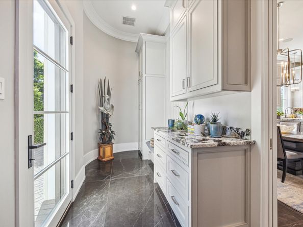 3851 Chevy Chase Drive, Houston TX 77019