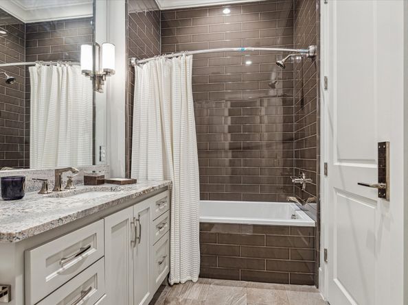 3851 Chevy Chase Drive, Houston TX 77019