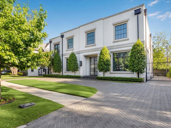 3851 Chevy Chase Drive, Houston TX 77019