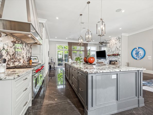 3851 Chevy Chase Drive, Houston TX 77019