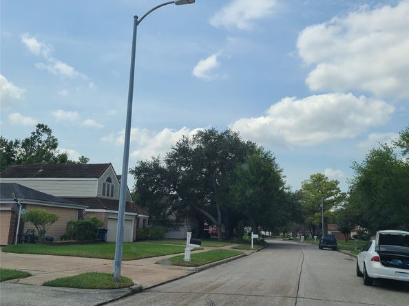 6111 Ogden Forest Drive, Houston TX 77088