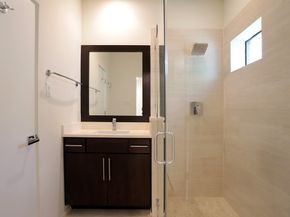 5210 Rose Street C, Houston TX 77007