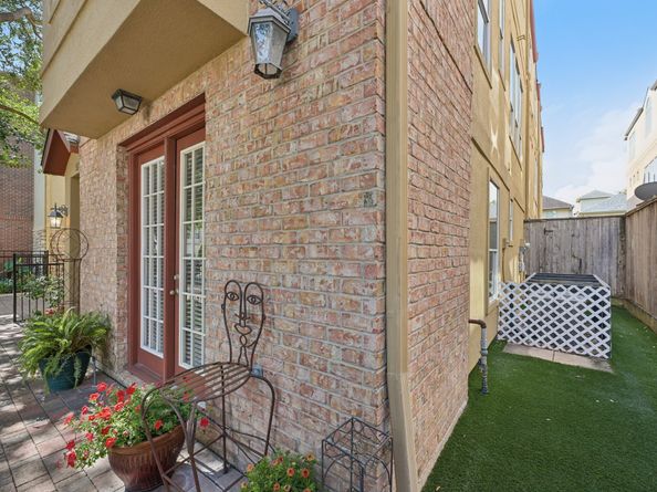 5731 Kansas Street, Houston TX 77007
