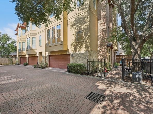 5731 Kansas Street, Houston TX 77007
