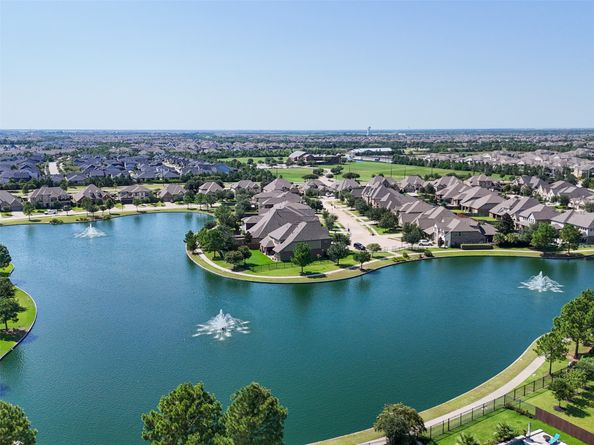 10935 Sarah Bluff Lane, Cypress TX 77433