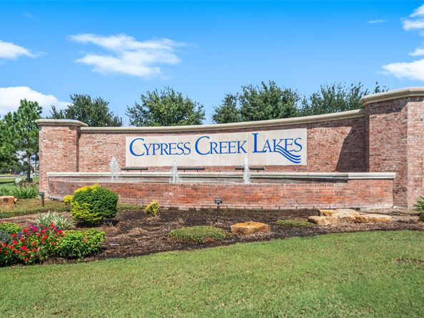 10935 Sarah Bluff Lane, Cypress TX 77433
