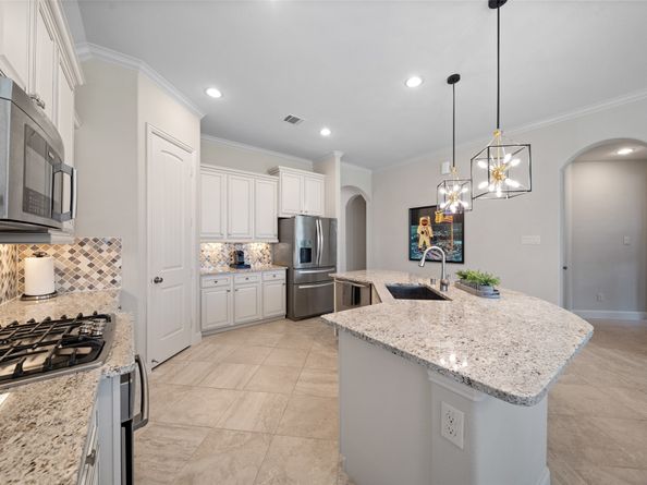 10935 Sarah Bluff Lane, Cypress TX 77433