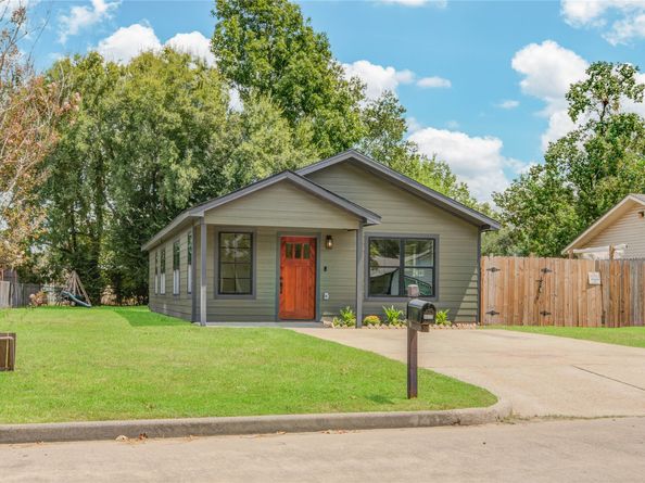 9822 Thorn Street, Houston TX 77078