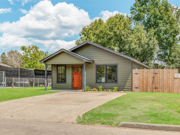 9822 Thorn Street, Houston TX 77078