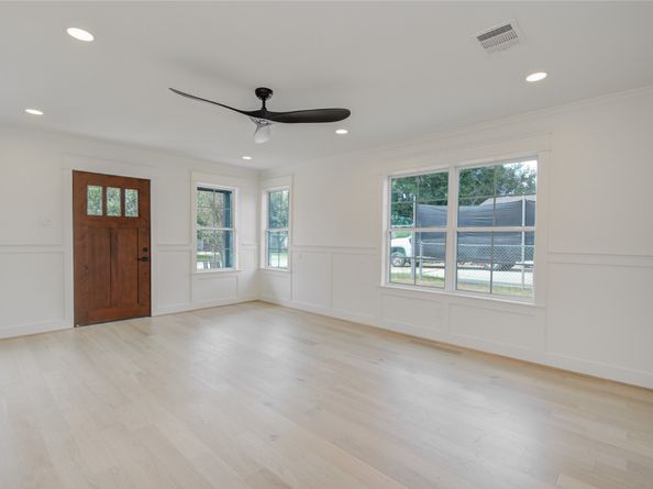 9822 Thorn Street, Houston TX 77078