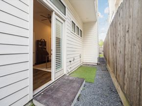 4721 Banning Drive E, Houston TX 77027