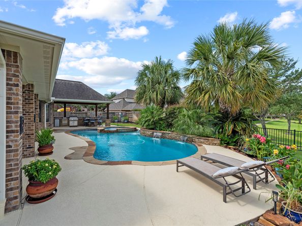 8607 Crossriver Lane, Houston TX 77095
