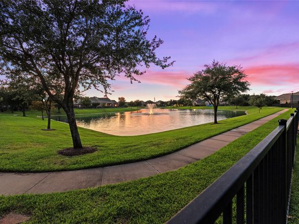 8607 Crossriver Lane, Houston TX 77095