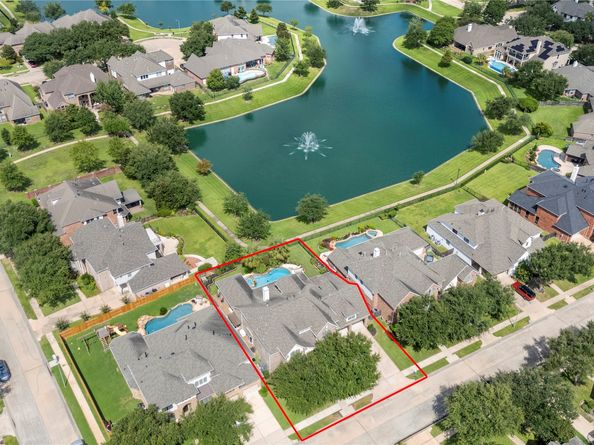 8607 Crossriver Lane, Houston TX 77095