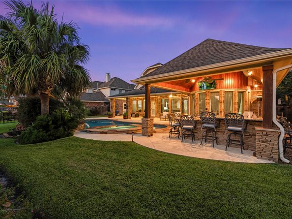 8607 Crossriver Lane, Houston TX 77095