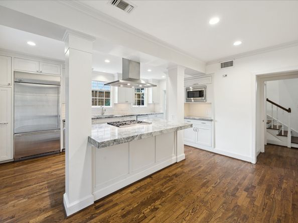 2233 Pelham Drive, Houston TX 77019