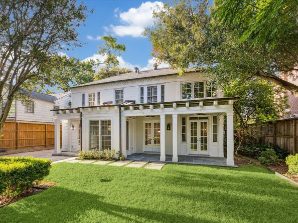 2233 Pelham Drive, Houston TX 77019