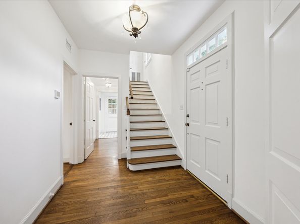 2233 Pelham Drive, Houston TX 77019