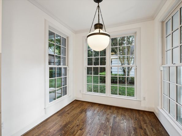 2233 Pelham Drive, Houston TX 77019