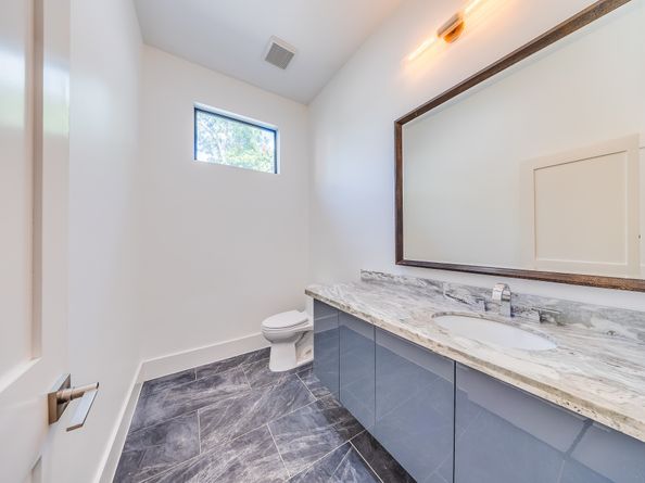 1900 Hawthorne Street, Houston TX 77098
