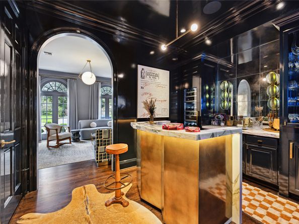 2413 Brentwood Drive, Houston TX 77019