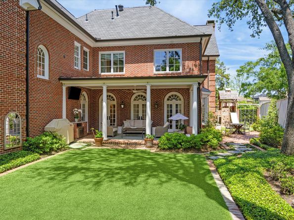 2413 Brentwood Drive, Houston TX 77019