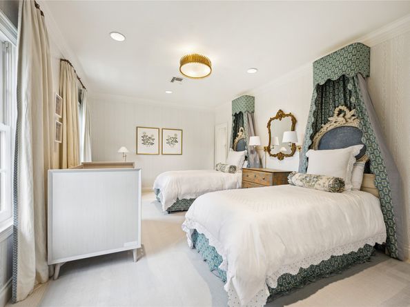 2413 Brentwood Drive, Houston TX 77019