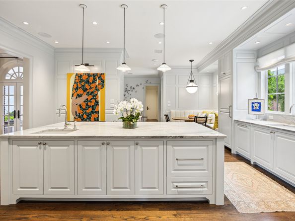 2413 Brentwood Drive, Houston TX 77019
