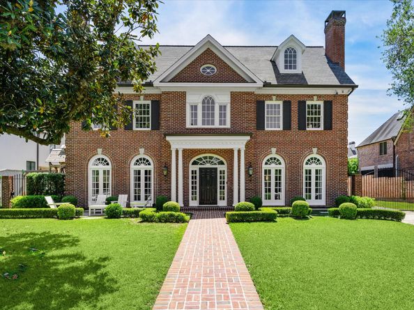 2413 Brentwood Drive, Houston TX 77019