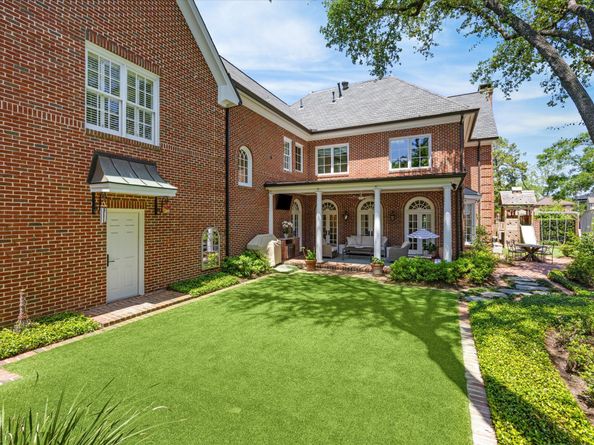 2413 Brentwood Drive, Houston TX 77019