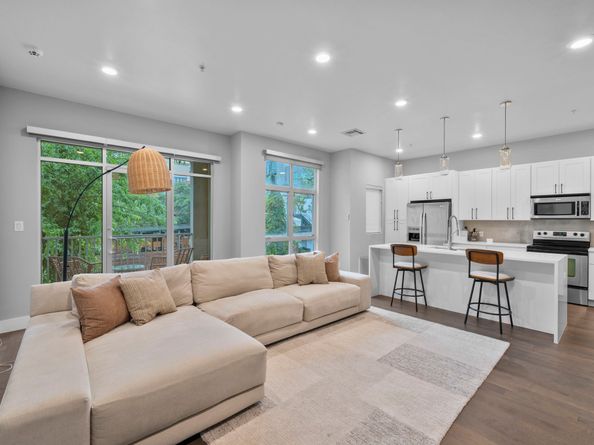207 Pierce Street 209, Houston TX 77002