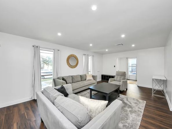 3217 Binz Street, Houston TX 77004