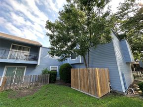 5625 Antoine Drive 508, Houston TX 77091