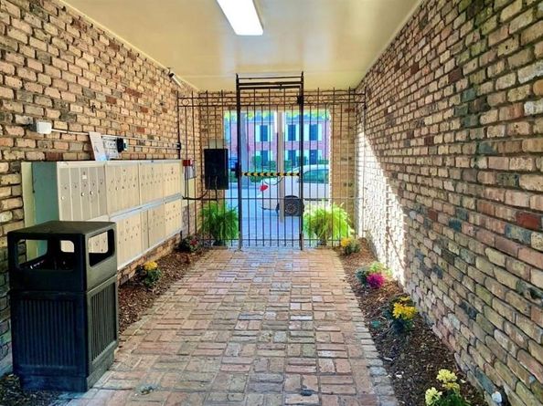 2503 Mccue Road 4, Houston TX 77056
