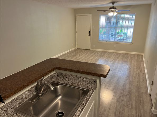 3224 Timmons Lane 125, Houston TX 77027