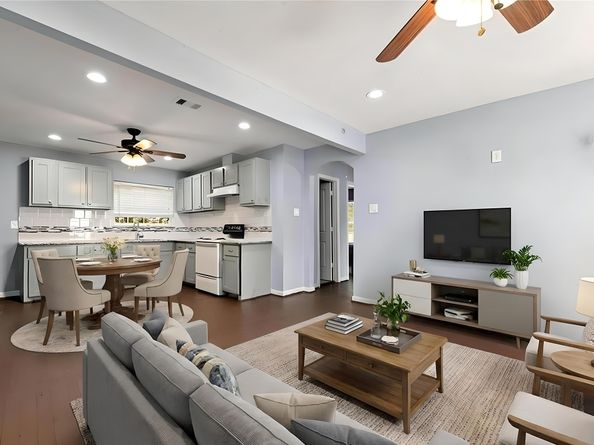 5209 Plum Drive, Houston TX 77087
