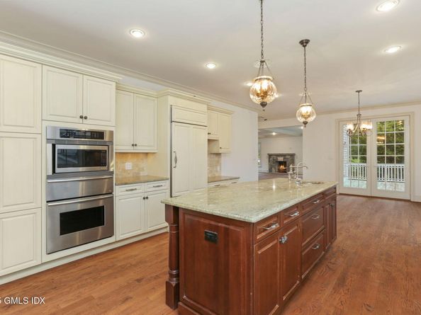 28 North Ridge Road, Old Greenwich CT 06870