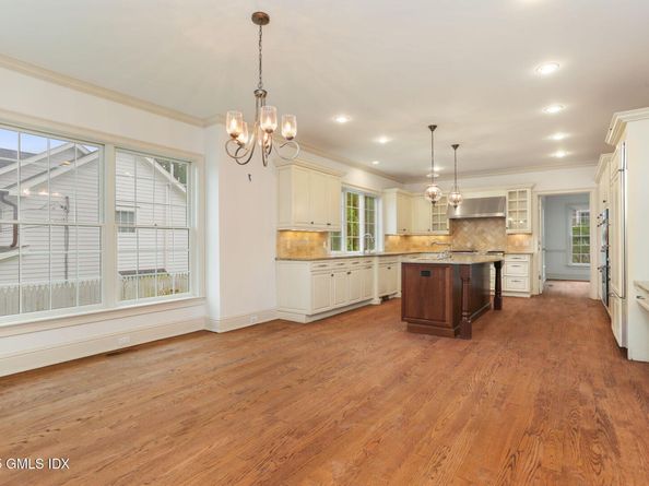 28 North Ridge Road, Old Greenwich CT 06870