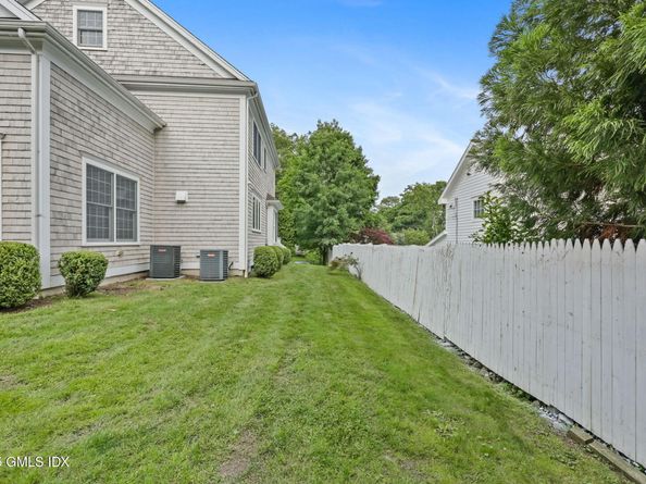 28 North Ridge Road, Old Greenwich CT 06870