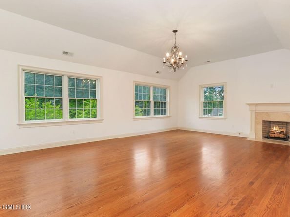 28 North Ridge Road, Old Greenwich CT 06870