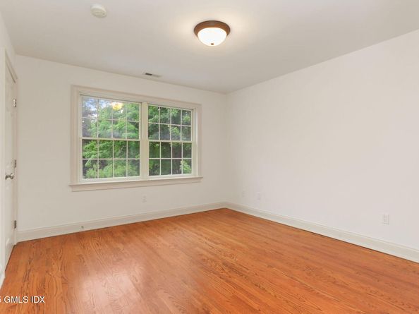 28 North Ridge Road, Old Greenwich CT 06870