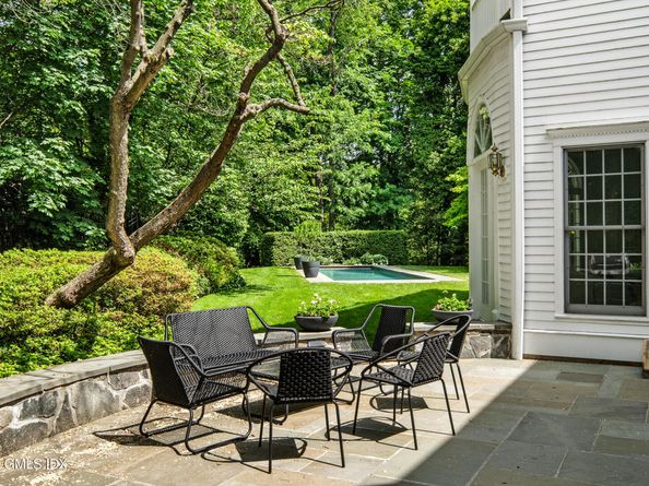 34 Edgewood Drive, Greenwich CT 06831