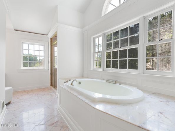 34 Edgewood Drive, Greenwich CT 06831