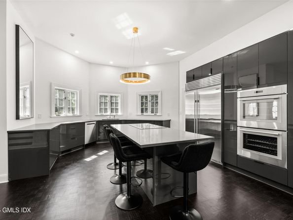 34 Edgewood Drive, Greenwich CT 06831
